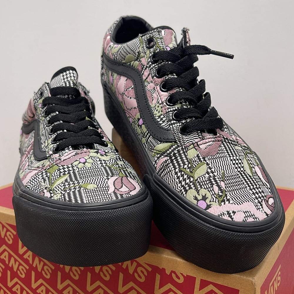 Vans WMNS Old Skool Stackform Tapestry Floral Black VN0009PZBM8
Platforms Snkrs - Picture 5 of 16